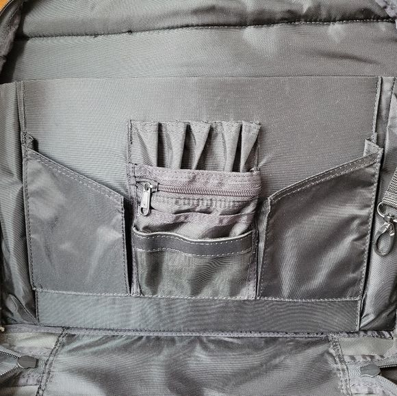Duluth Trading Co. Brief Case - Picture 6 of 11